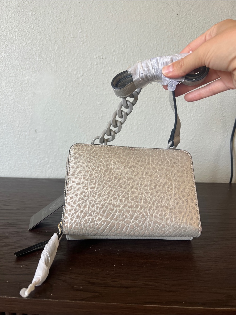 Vince Camuto Cream Pebbled Leather Crossbody Bag with Chain Strap - Picture 3 of 4